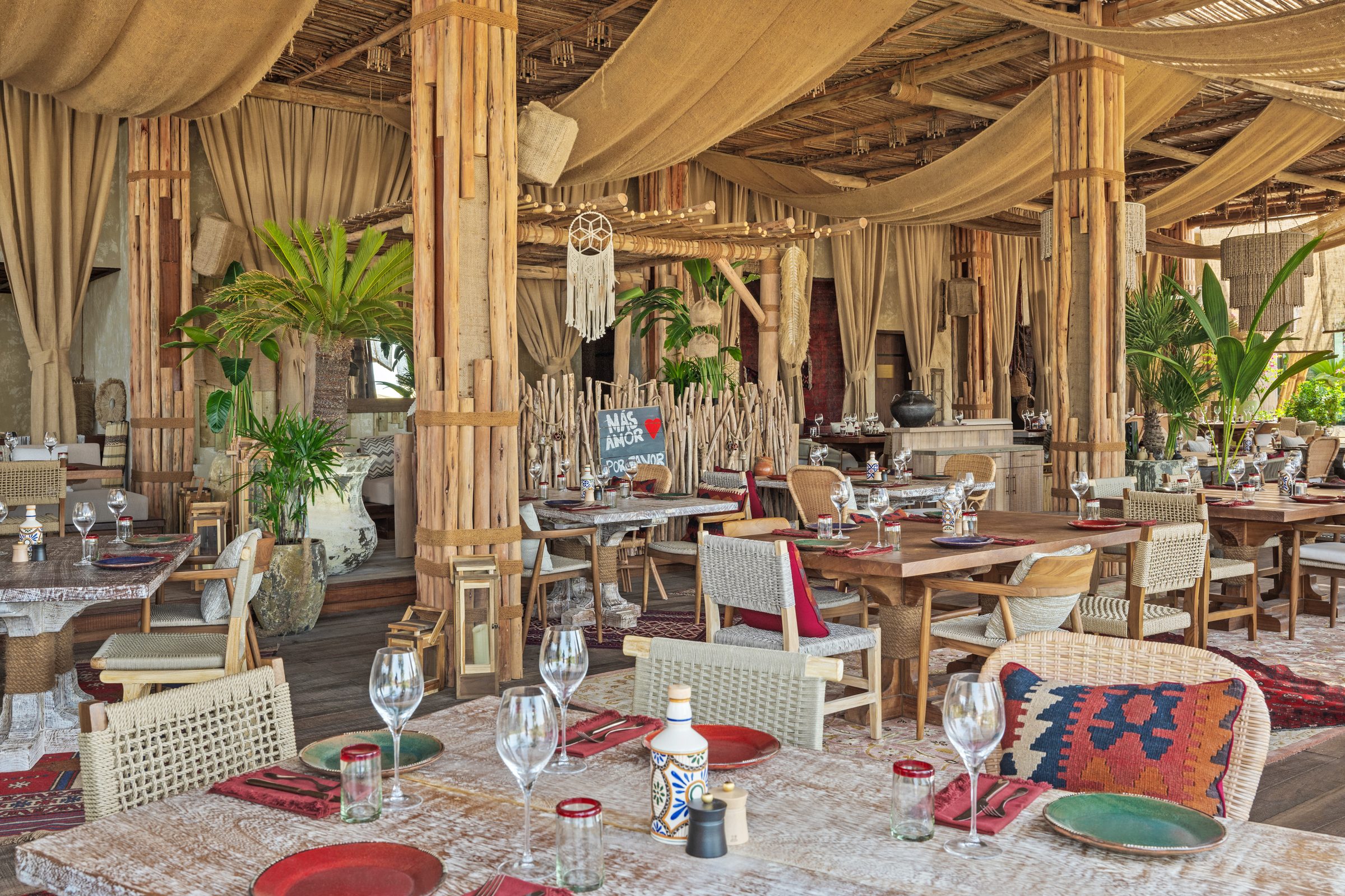 Casa Amor, Mandarin Oriental Dubai &mdash; detail